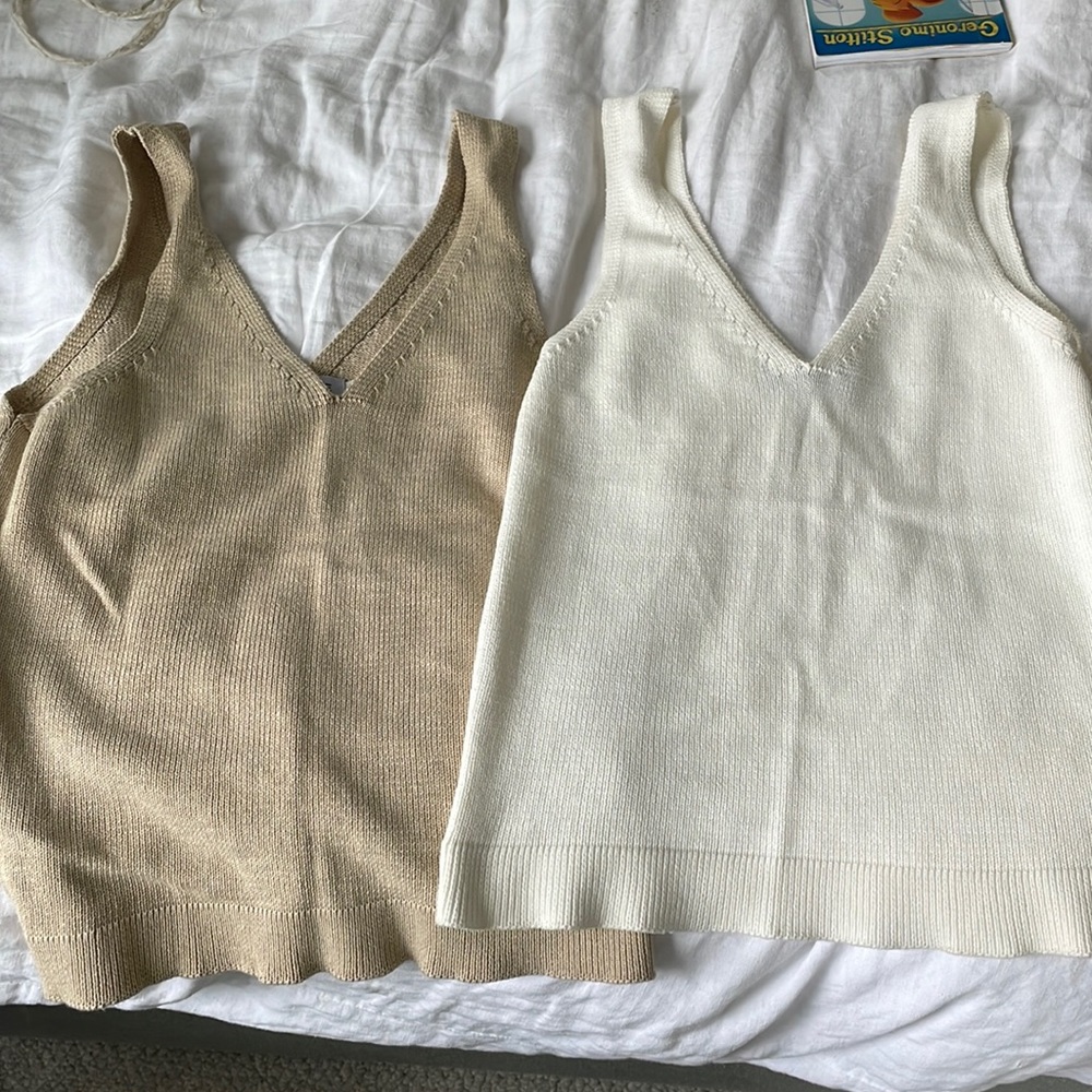 PAMELONE- Set of two knit tanks M/L